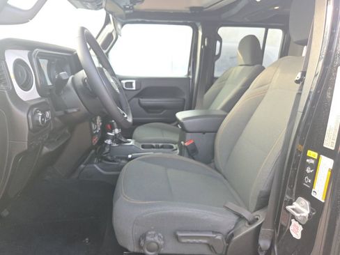 Used 2025 Jeep Wrangler Willys image 6