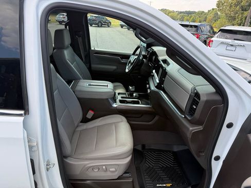 Used 2022 GMC Sierra 1500 SLT w/ SLT Premium Plus Package AWD/4WD image 21