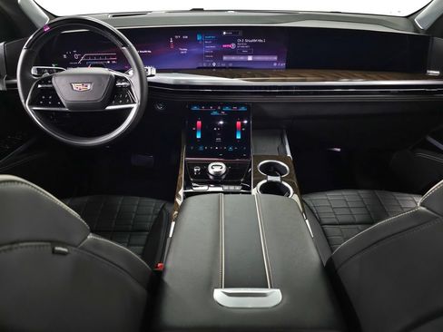 Used 2025 Cadillac Escalade Sport Platinum AWD/4WD image 14