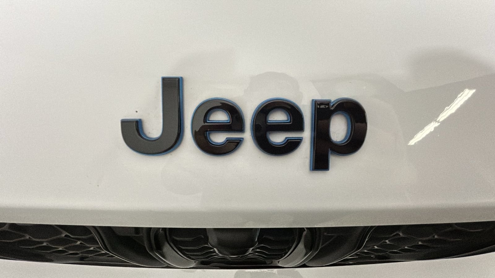 Used 2023 Jeep Grand Cherokee Trailhawk w/ Advanced Protech Group II AWD/4WD image 10