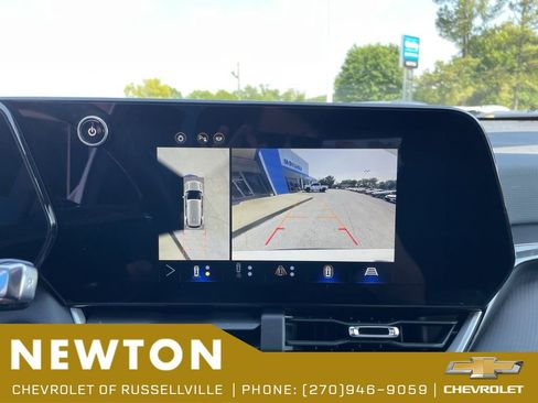 Used 2025 Chevrolet Equinox LT w/ Safety and Technology Package FWD image 11