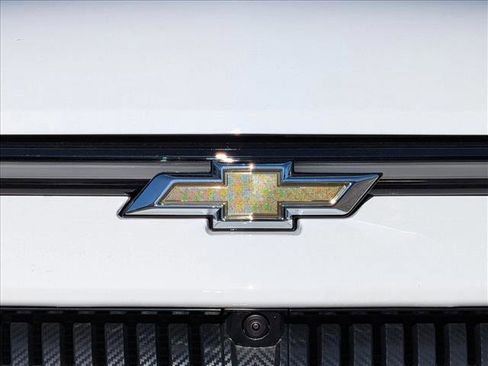 New 2026 Chevrolet Equinox EV LT image 17