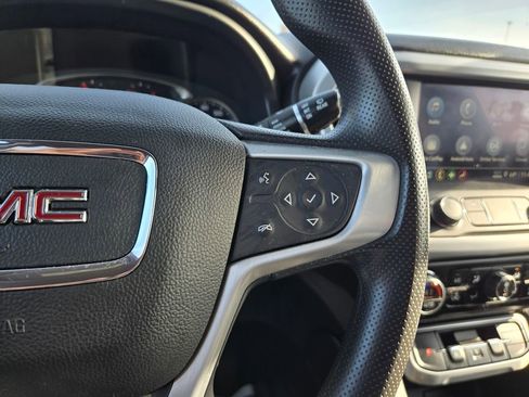 Used 2023 GMC Acadia SLE w/ Driver Convenience Package image 17