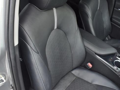 Used 2020 Toyota Camry XSE FWD image 15