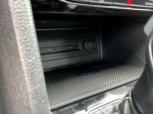 Used 2023 Volkswagen Atlas SE image 27