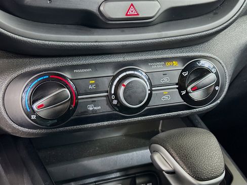 Used 2025 Kia Soul LX w/ LX Technology Package image 23