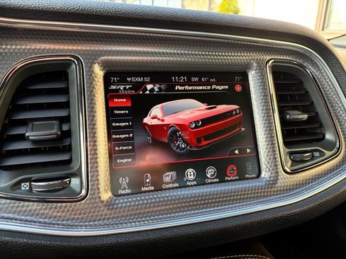 Used 2015 Dodge Challenger SRT Hellcat image 39