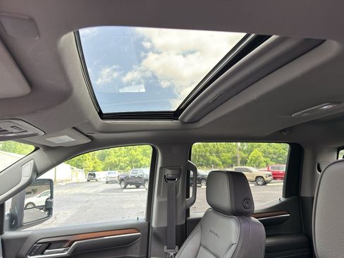 Used 2024 GMC Sierra 1500 Denali w/ Denali Reserve Package AWD/4WD image 18