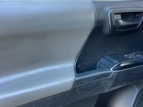 Used 2022 Toyota Tacoma SR RWD image 11