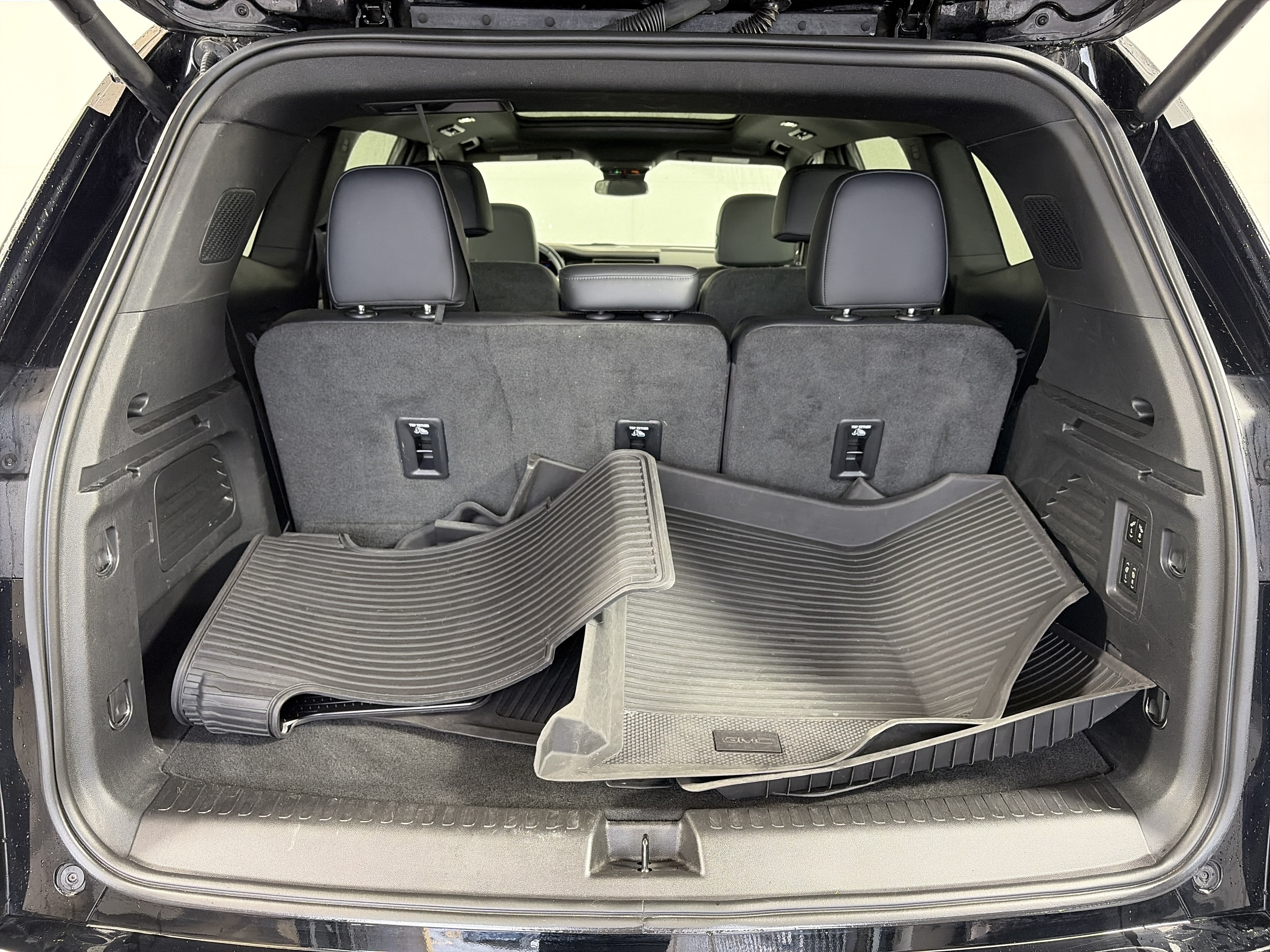 Certified 2024 GMC Acadia Denali w/ LPO, Floor Liner Package AWD/4WD image 15