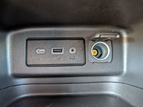 Used 2023 Chevrolet Equinox LT FWD image 26