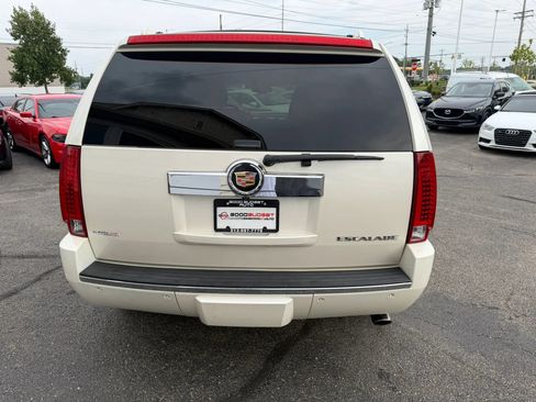 Used 2013 Cadillac Escalade Luxury AWD/4WD image 8