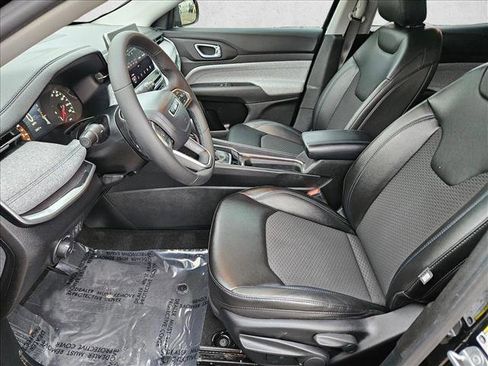 Used 2022 Jeep Compass Latitude image 15