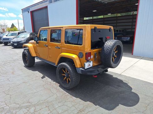 Used 2014 Jeep Wrangler Unlimited Rubicon AWD/4WD image 6