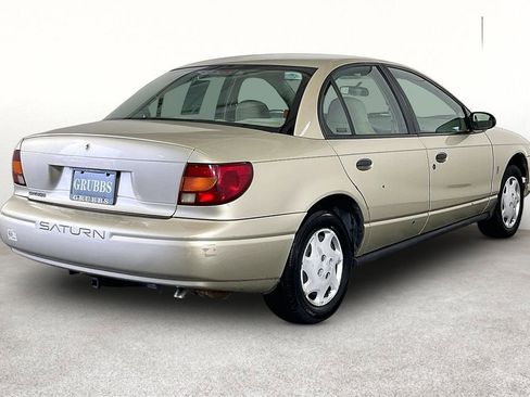 Used 2002 Saturn S-Series SL1 FWD image 2