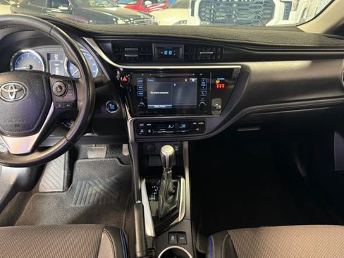 Used 2019 Toyota Corolla SE w/ SE Premium Package FWD image 19