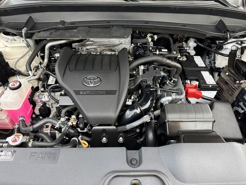 Used 2024 Toyota Grand Highlander AWD image 8