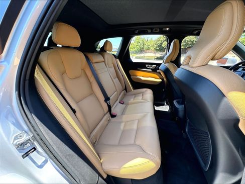 Used 2019 Volvo XC60 T5 Momentum w/ Advanced Package AWD/4WD image 30