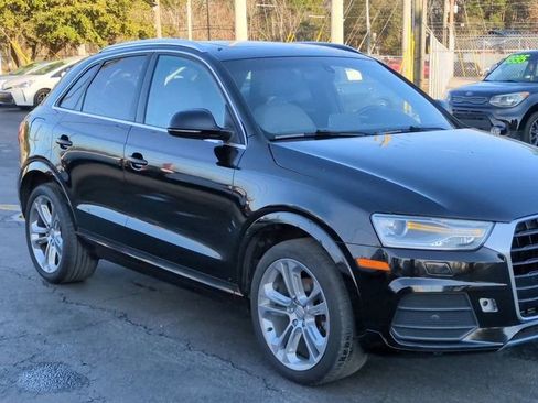 Used 2017 Audi Q3 2.0T Premium Plus w/ Premium Plus Package image 2