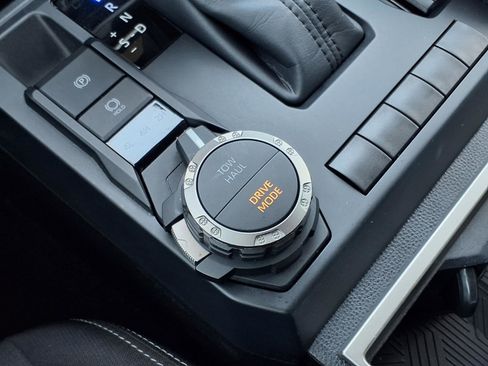 Used 2024 Toyota Tacoma TRD Sport w/ TRD Sport Upgrade Package image 19