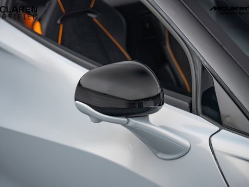 Used 2023 McLaren Artura Base image 5