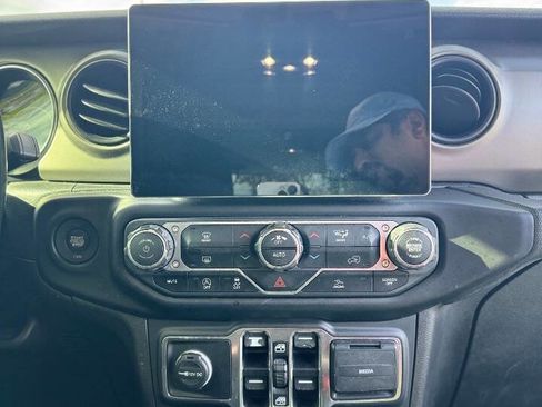 Used 2021 Jeep Wrangler Unlimited Sport image 21