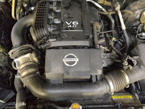 Used 2016 Nissan Frontier SV image 30