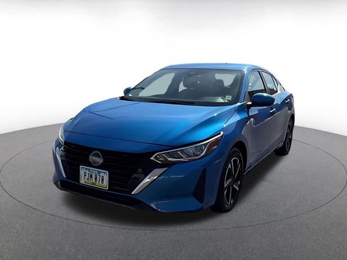 Used 2025 Nissan Sentra SV image 4