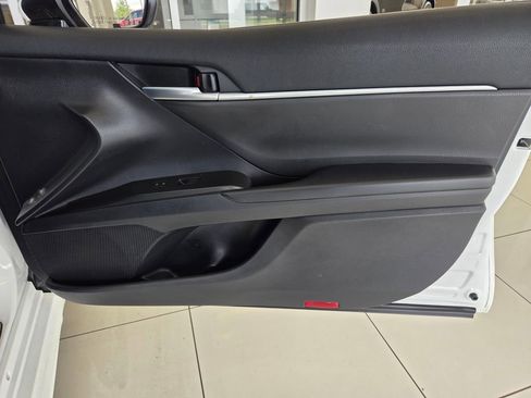 Used 2023 Toyota Camry SE FWD image 19