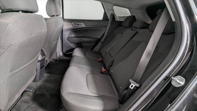 Used 2024 Kia Sportage LX FWD image 17