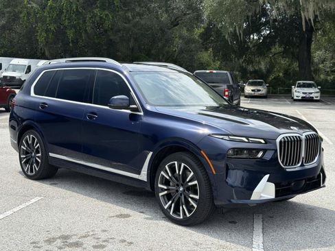 Used 2024 BMW X7 xDrive40i w/ Premium Package AWD/4WD image 2