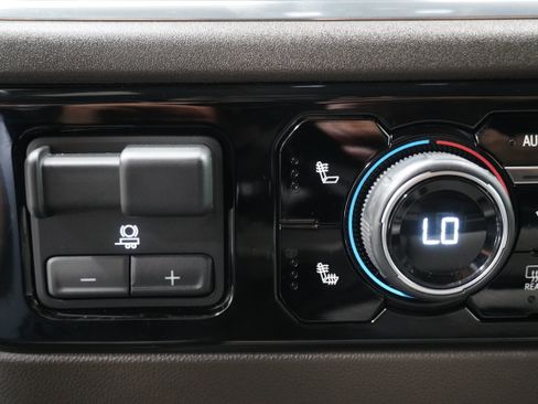Used 2023 Chevrolet Silverado 1500 LT RWD image 20