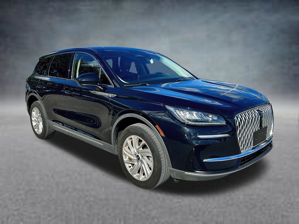 Used 2023 Lincoln Corsair AWD image 3