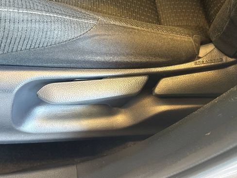 Used 2019 Toyota C-HR LE FWD image 14