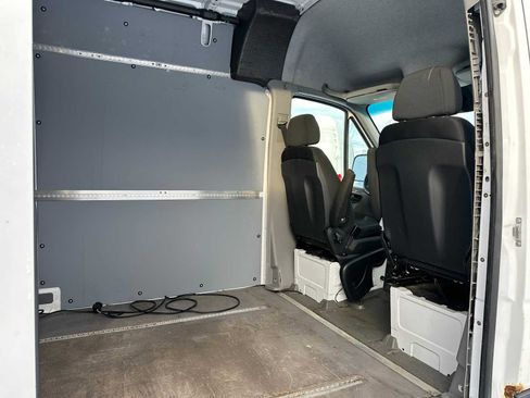 Used 2016 Freightliner Sprinter 2500 image 13