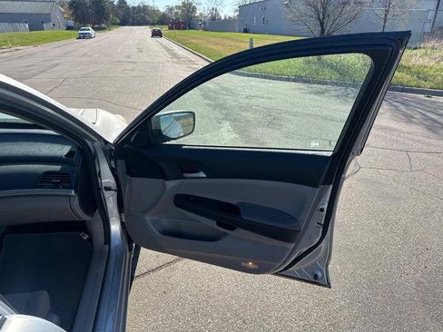 Used 2012 Honda Accord LX image 30