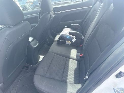 Used 2019 Hyundai Elantra SEL w/ Cargo Package FWD image 5
