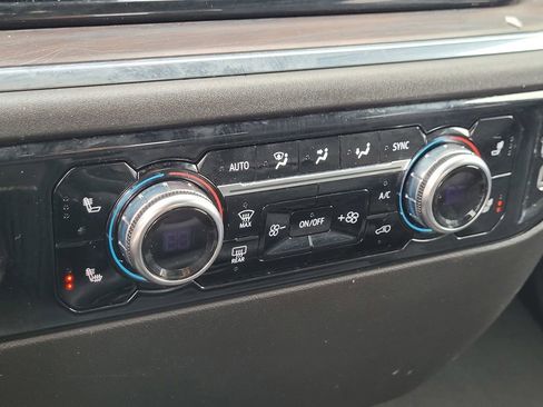 Used 2024 GMC Sierra 1500 SLT image 19