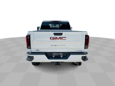 Used 2025 GMC Sierra 2500 AT4 w/ AT4 Premium Plus Package AWD/4WD image 8