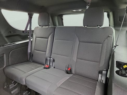 Used 2021 Chevrolet Suburban LS RWD image 10