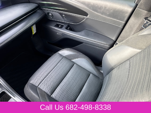 Used 2025 Lincoln Nautilus Reserve w/ Jet Appearance Package AWD/4WD image 15