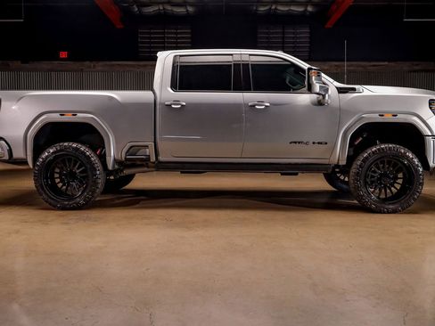 Used 2025 GMC Sierra 3500 AT4 w/ AT4 Premium Plus Package image 11