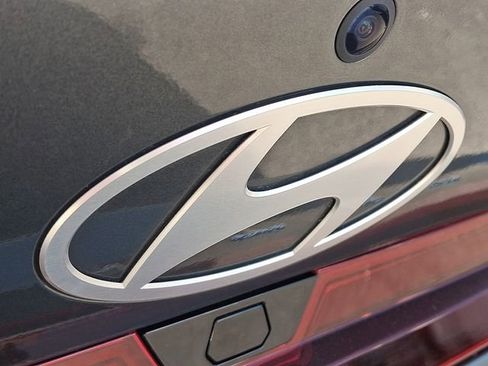 Used 2024 Hyundai Elantra SEL FWD image 29