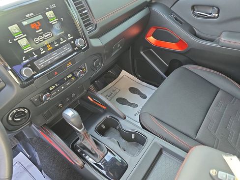 Used 2022 Nissan Frontier PRO-4X w/ Technology Package image 29