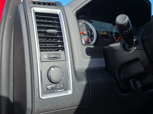 Used 2015 RAM 2500 SLT image 26