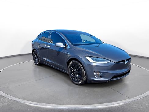 Used 2017 Tesla Model X 100D AWD/4WD image 2