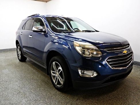 Used 2017 Chevrolet Equinox Premier w/ Enhanced Convenience Package AWD/4WD image 3