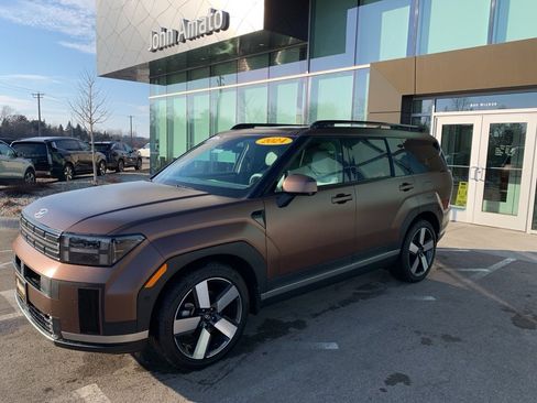 Used 2024 Hyundai Santa Fe Limited image 4