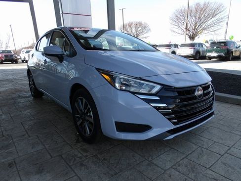 Used 2025 Nissan Versa SV w/ Trunk Package image 3