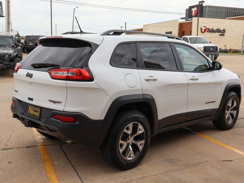 Used 2015 Jeep Cherokee Trailhawk w/ Comfort/Convenience Group AWD/4WD image 5